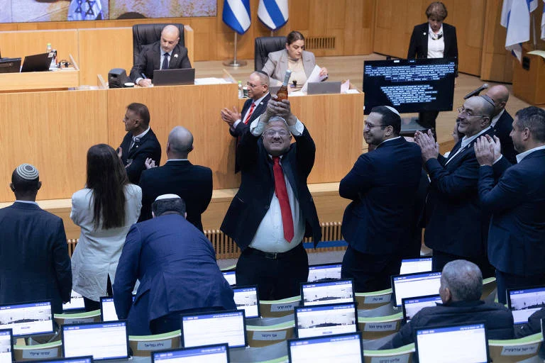 Home 16 news 1390 1774960487