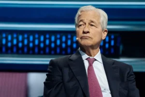 Jamie Dimon defende guerra no Irã: “O Ocidente demorou 45 anos para reagir à ameaça”
