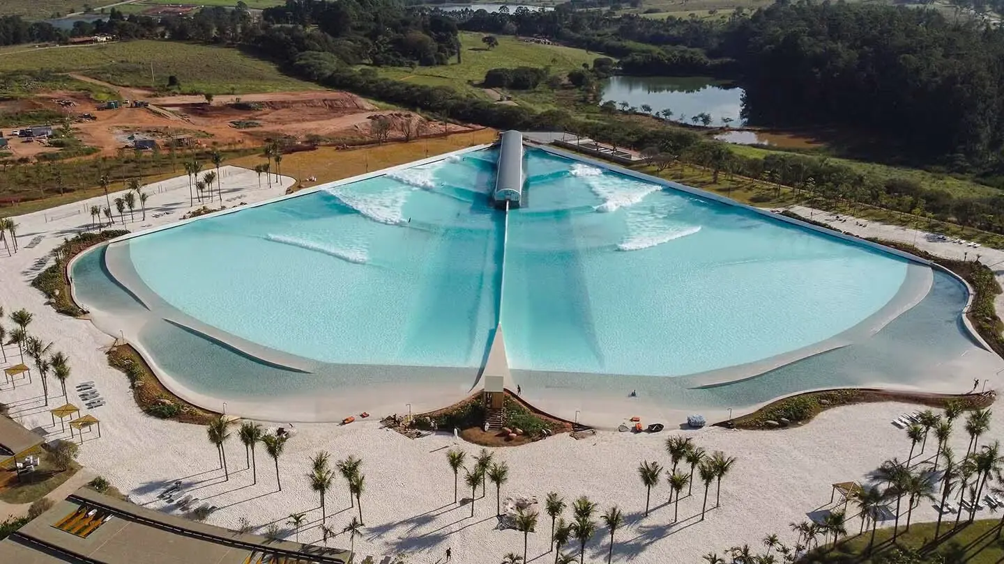 praia artificial em goiania