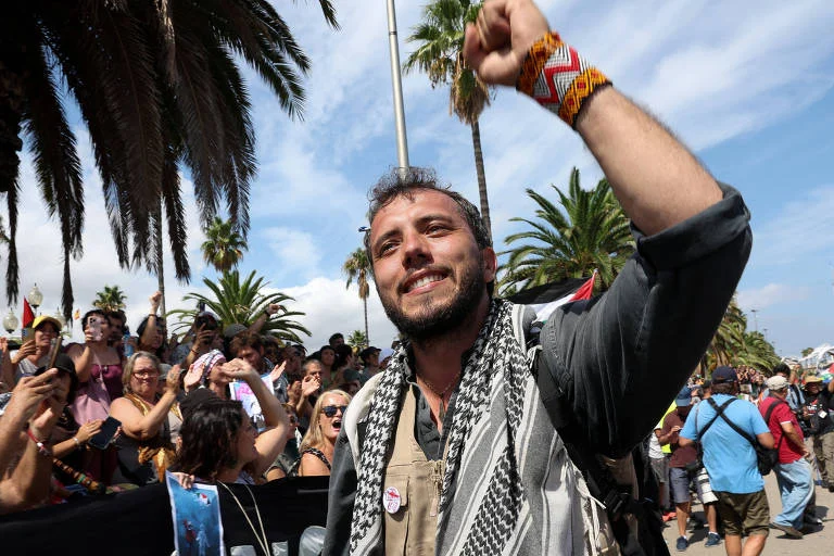 Ativista Brasileiro Thiago Ávila Acusa: “Torturado” em Barco Militar Israelense a Caminho de Gaza, Denuncia Grupo Global Sumud Flotilla