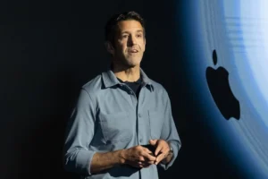 Futuro CEO da Apple, John Ternus, revela segredo para o sucesso: “O cuidado que você dedica ao seu trabalho importa”