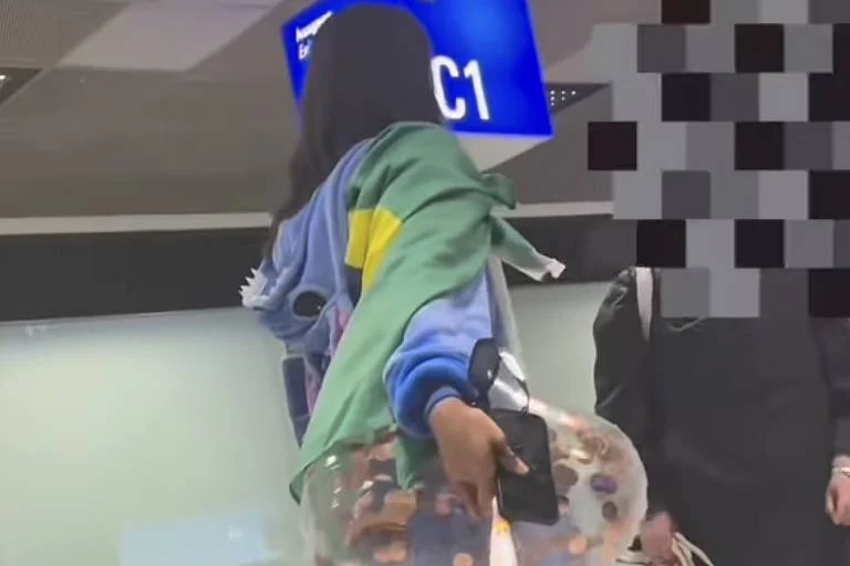 Brasileira é Vítima de Ataque Racista e Xenófobo em Aeroporto Alemão e Promete Levar Caso à Justiça