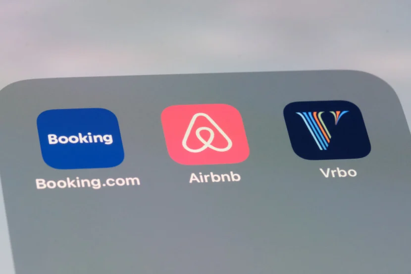 Airbnb no Brasil em 2026: Impostos Maiores, Regras de Condomínio e Fim do Aluguel em Imóveis Populares