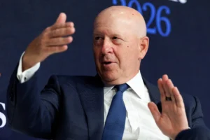 CEO do Goldman Sachs ensina lição valiosa sobre sucesso: “pare de perder tempo” e invista em paixões fora do trabalho