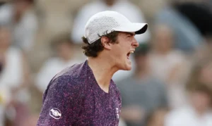 João Fonseca vira o jogo contra croata e enfrentará o gigante Novak Djokovic em Roland Garros