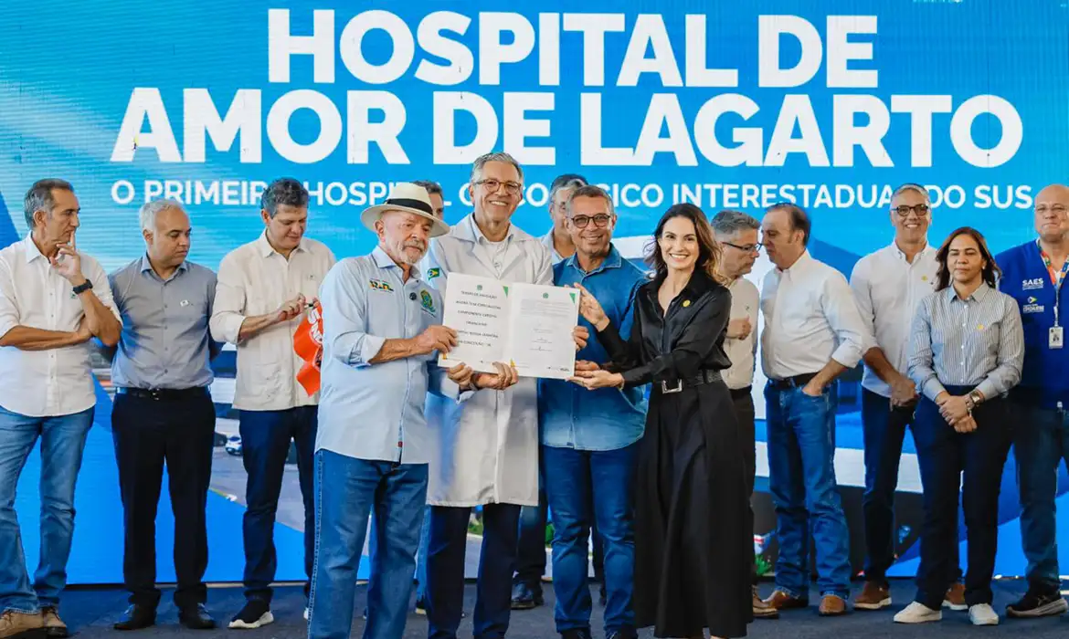 Lula revela tratamento de radioterapia em visita a hospital oncológico interestadual e critica EUA sobre soberania brasileira