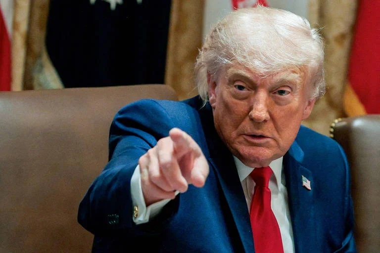 Imigrantes nos EUA Podem Permanecer no País para Pedir Green Card, Autoridades Esclarecem Confusão Após Anúncio