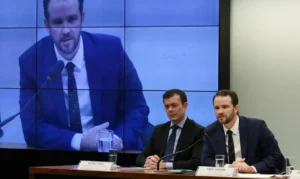 Ministro da Fazenda rebate oposição: “Trabalhador brasileiro paga menos impostos hoje”, defende Durigan com dados e economia em alta