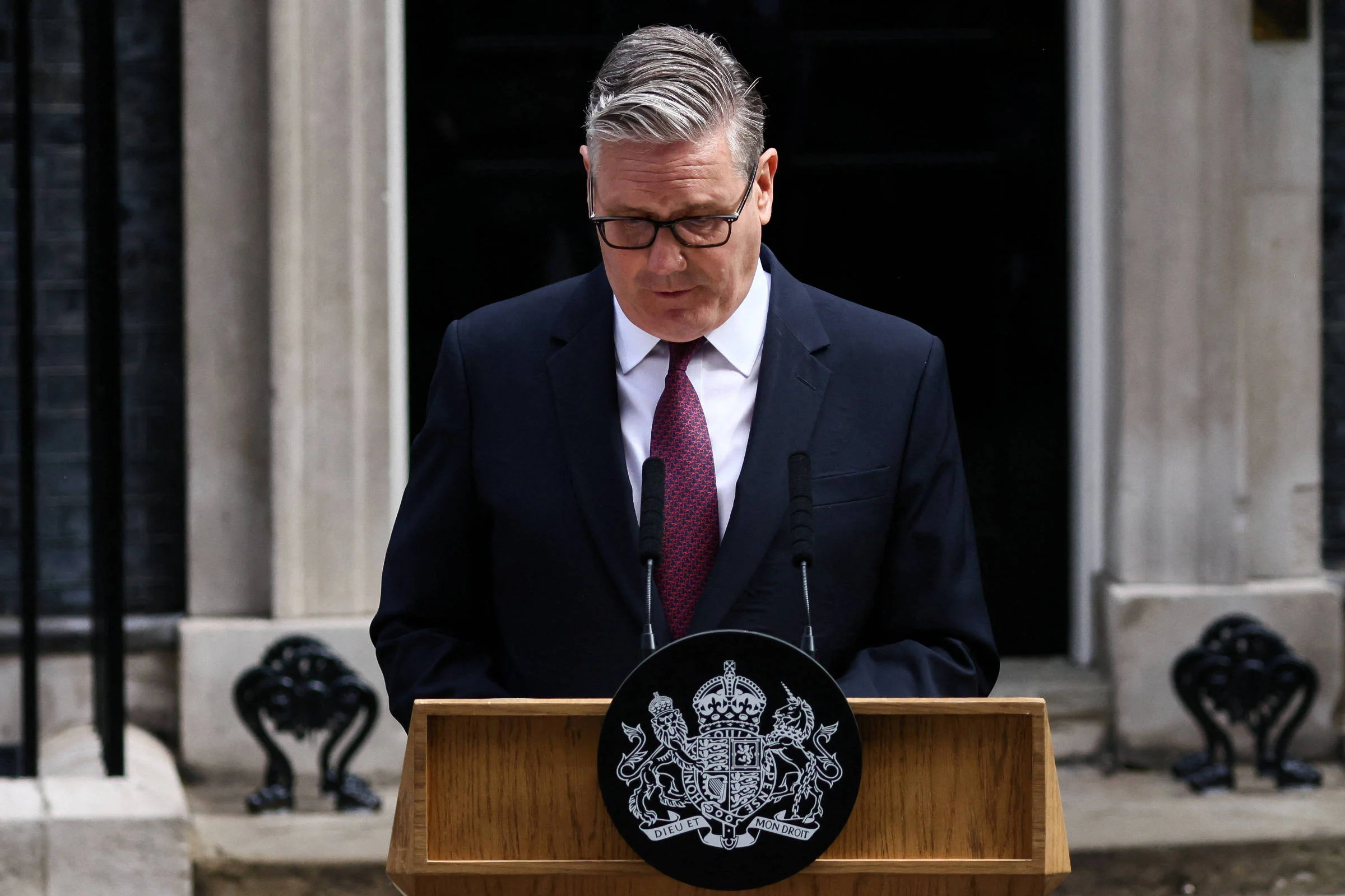 Brexit: 10 Anos Depois, ‘Bregret’ Domina o Reino Unido e Divide Opiniões com Impacto Econômico Duradouro