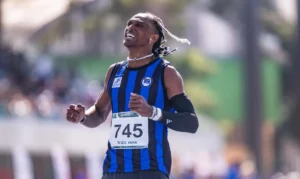 Alison dos Santos ‘Piu’ Atinge Melhor Marca Mundial de 2026 nos 400m com Barreiras e Lidera Ranking Global