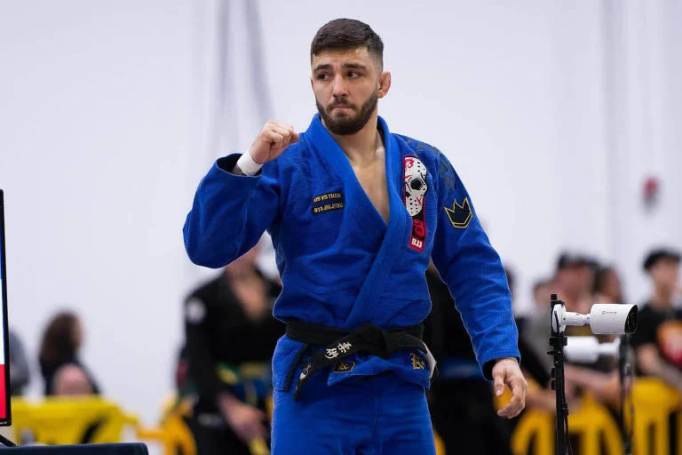 Professor de Jiu-Jitsu Brasileiro Preso nos EUA Gera Mobilização de Alunos e Familiares em Busca de Soltura e Doações