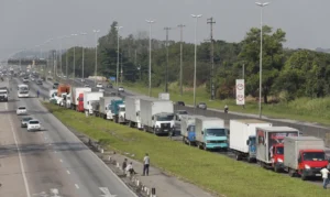 Lei do Frete Mínimo Garante Pagamento Justo a Caminhoneiros: CIOT e Fiscalização Rigorosa Combatem Irregularidades no Transporte de Cargas