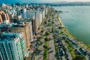 Studios em alta em Florianópolis: Aluguel dispara e atinge R$ 2,7 mil, atraindo estudantes e investidores