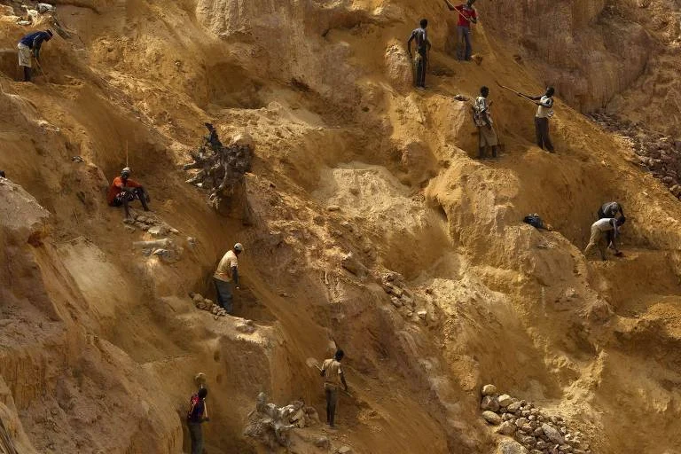 Tragédia em Garimpo Ilegal na África Central: Deslizamento Mata 100 Pessoas e Expõe Perigos da Mineração Não Regulamentada