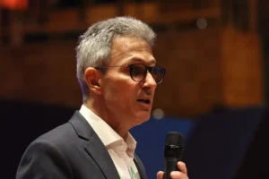 Plano de Governo de Romeu Zema: Privatização Total, Menos Impostos e Choque Fiscal para Reduzir o “Custo Brasil”