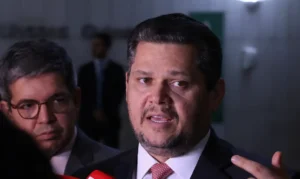 Fim da Escala 6×1: Alcolumbre envia PEC para CCJ do Senado e abre caminho para 40 horas semanais e 2 dias de folga