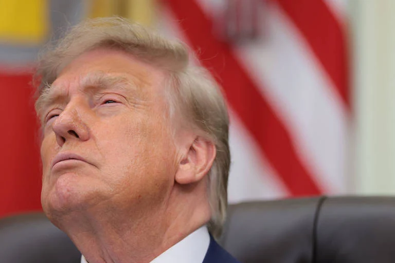 Saúde de Trump em Xeque: 7 Perguntas Cruciais Que a Casa Branca Precisa Responder