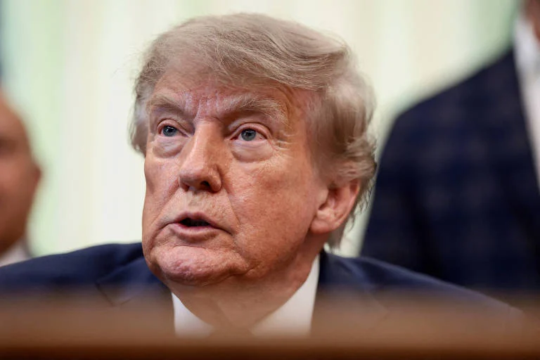 Suprema Corte dos EUA Freia Tentativa de Trump para Restringir Voto por Correio Antes das Midterms