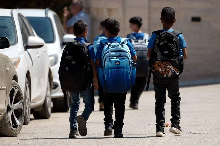 Pais Palestinos Temem por Filhos em Escolas da Cisjordânia Ocupada Após Ataques de Colonos: ‘O Que Fazer Quando Atiram Neles?’