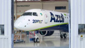 Embraer Desafia Gigantes: Como a Brasileira Conquista o Mercado Aéreo Regional e Supera Boeing e Airbus