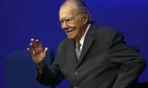 José Sarney, ex-presidente, é internado às pressas em São Paulo para tratamento intensivo de pneumonia bacteriana