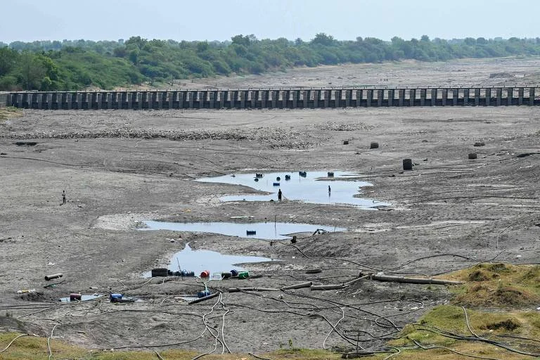 Seca Severa Atinge 74% de Maharashtra, Estado Mais Rico da Índia, Ameaçando Milhões de Agricultores e Culturas Essenciais