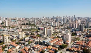 Especulação Imobiliária: Entenda Como Essa Prática Infla Preços e Prejudica o Acesso à Moradia