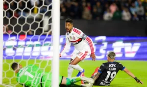 Flamengo supera altitude de Quito e vence Del Valle por 2 a 0 nas quartas da Libertadores; veja como foi