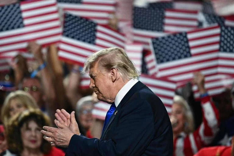 Casa Branca de Trump Propõe Excluir Imigrantes Irregulares do Censo 2030, Gerando Debate sobre Representação e Verbas Federais nos EUA