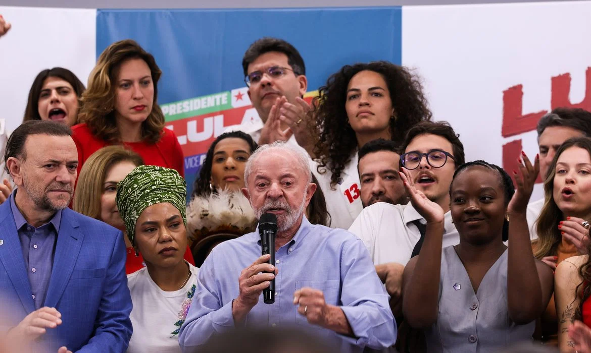 Lula desafia Flávio Bolsonaro: “Quero ver como você vai votar” sobre jornada de trabalho 6×1