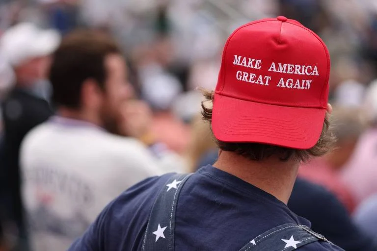 Aliados de Trump defendem Lei Marcial em caso de derrota eleitoral; Casa Branca nega discussão