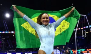 Rebeca Andrade Brilha: Tricampeonato no Salto Sobre a Mesa no Mundial de Ginástica na Holanda e Rumo à História